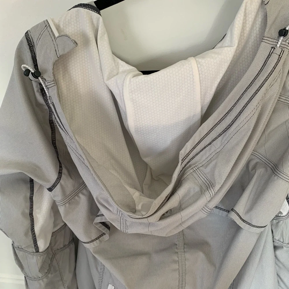Lululemon Run 🏃‍♀️ willpower pullover - Picture 8 of 10